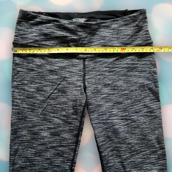 Victoria’s Secret Sport Women’s Gray Knockout Athletic Workout Capri Leggings M - Picture 3 of 6